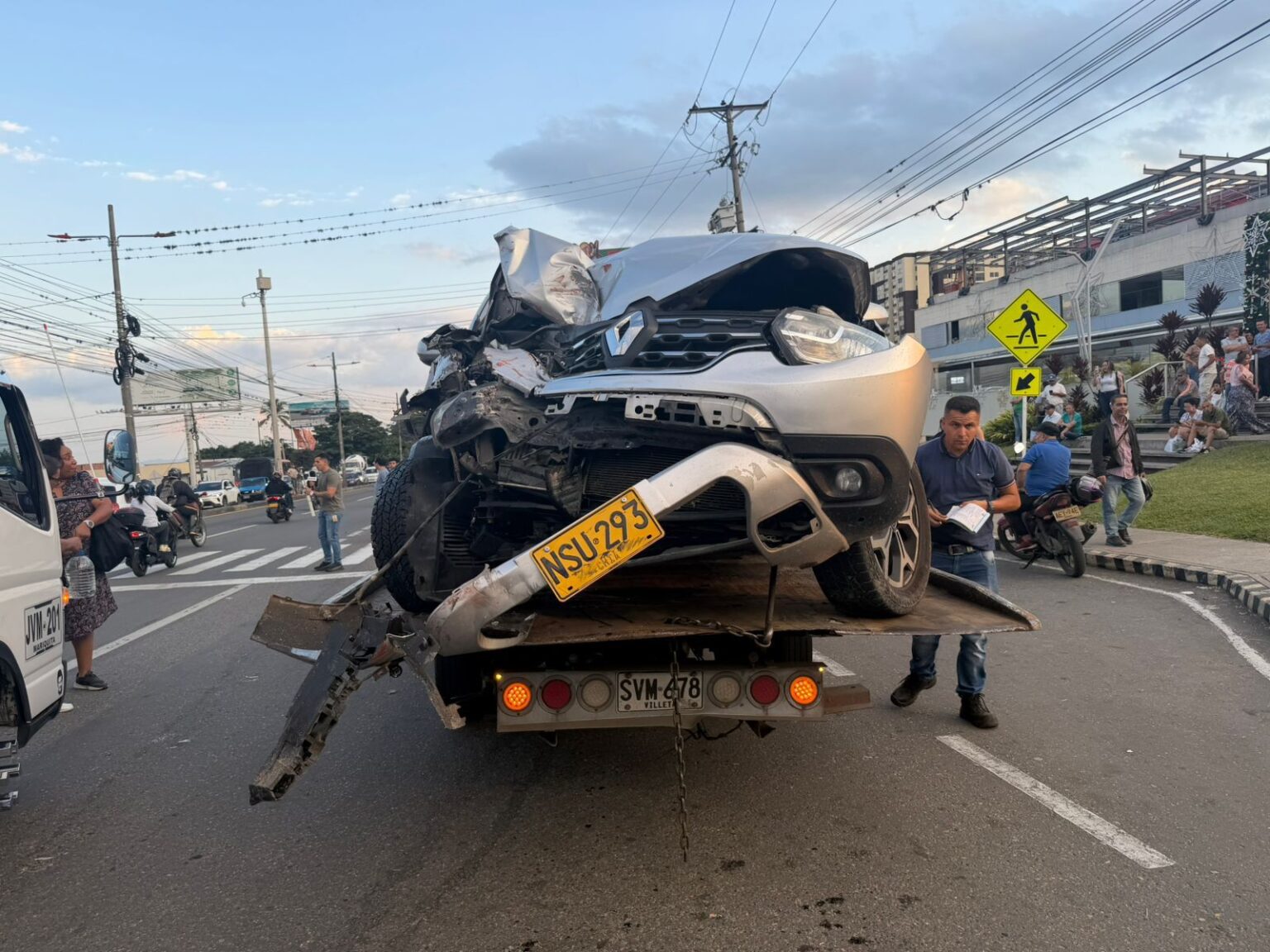 Seis vehículos involucrados en grave accidente de tránsito en el sector ...